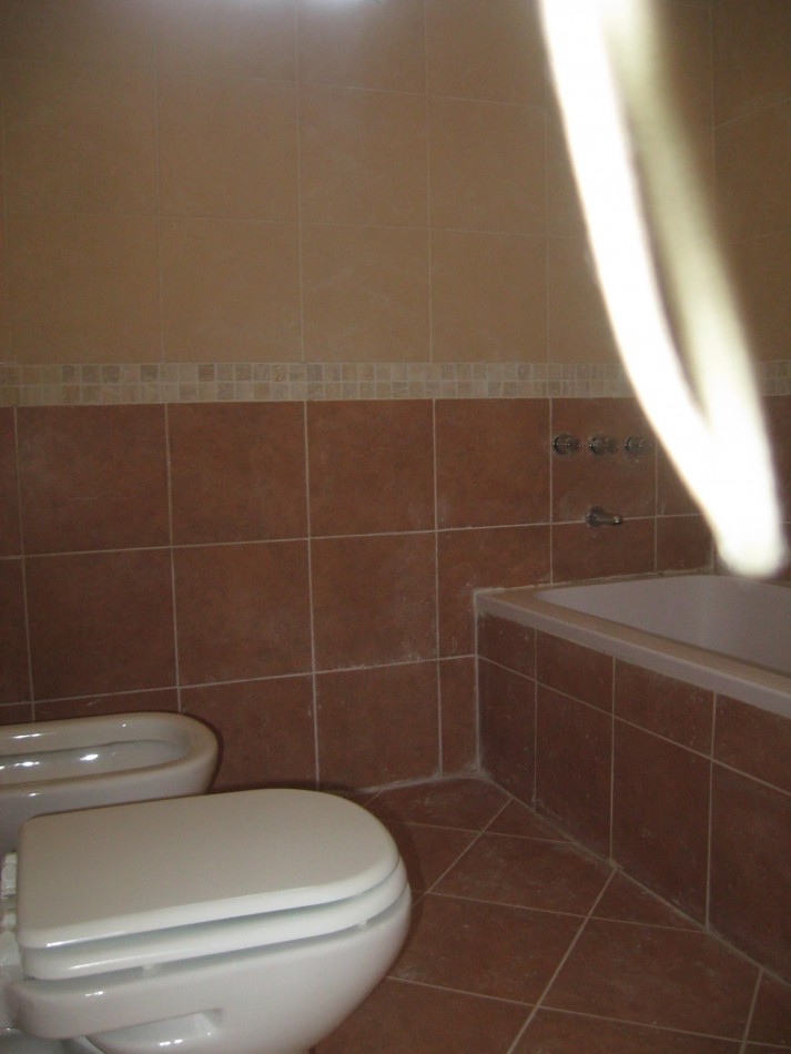 3 AMBIENTES - DOS BAÑOS EN EL CORAZON DE FLORES - PISO 3