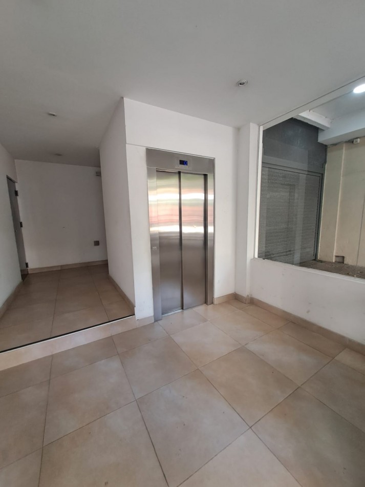 HERMOSO Y LUMINOSO SEMIPISO DE 2 AMB - CALDERA DUAL - PISO PARQUET