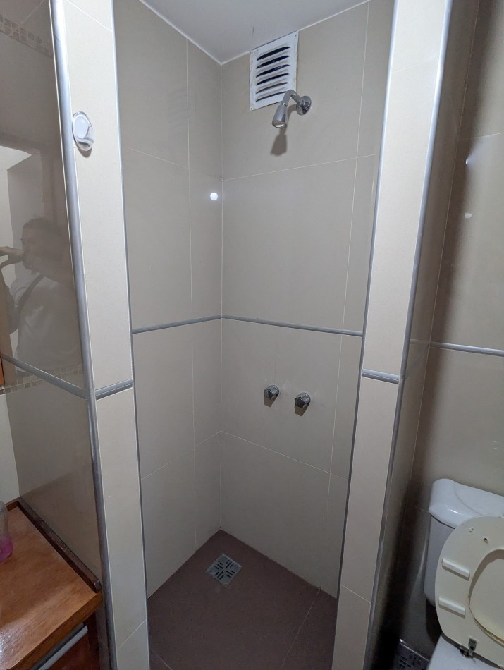 SUPER LUMINOSA CASA DE 5 AMBIENTES EN TERRENO PROPIO