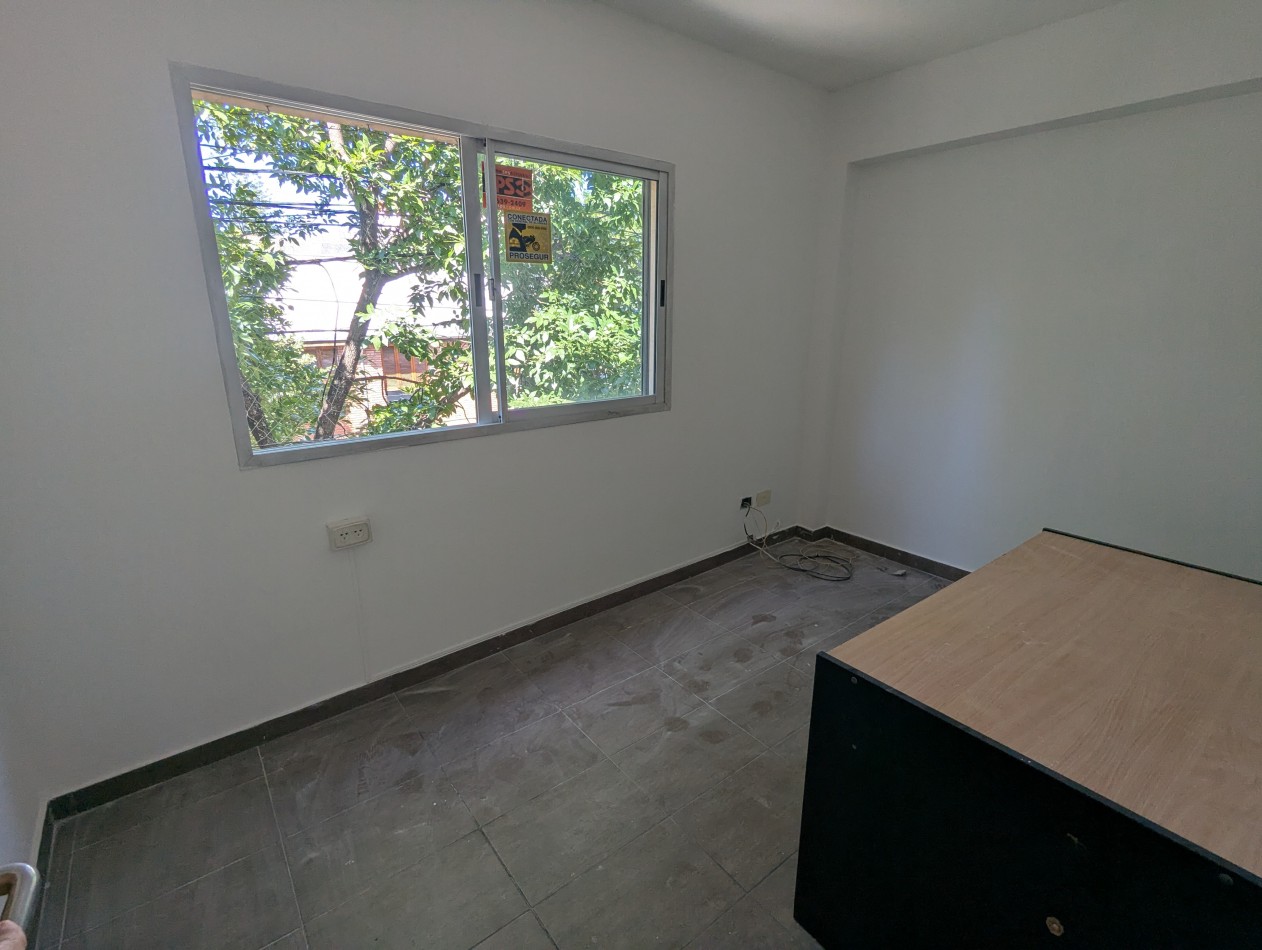 SUPER LUMINOSA CASA DE 5 AMBIENTES EN TERRENO PROPIO