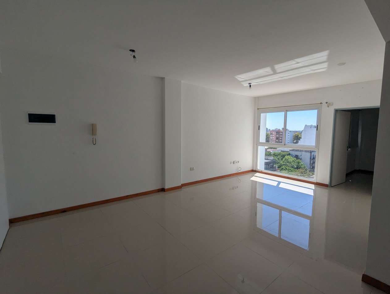 DOS AMBIENTES EN PISO 9 A UNA CUADRA DE J.B.JUSTO