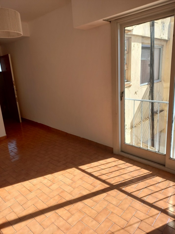 OPORTUNIDAD!!! ALQUILER  2 AMBIENTES SAN TELMO . LUMINOSO. ESPACIOSO. ZONA TURISTICA. !!!