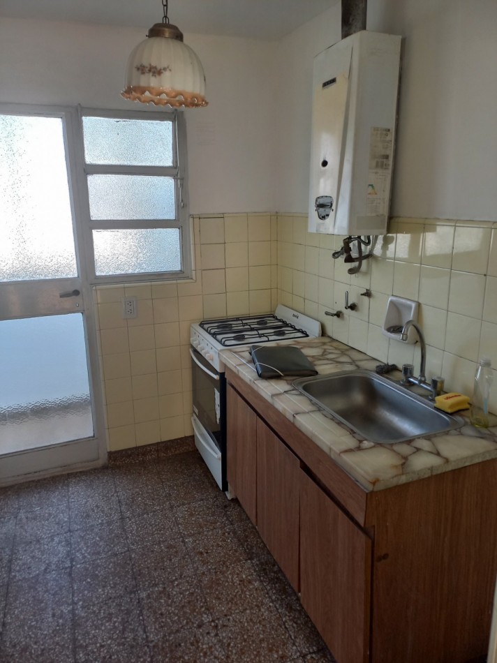 OPORTUNIDAD!!! ALQUILER  2 AMBIENTES SAN TELMO . LUMINOSO. ESPACIOSO. ZONA TURISTICA. !!!