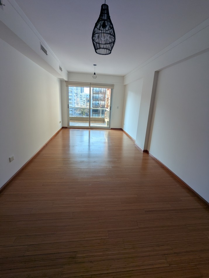 CATEGORIA EN TRES AMBIENTES. LAS CAÑITAS. CON COCHERA