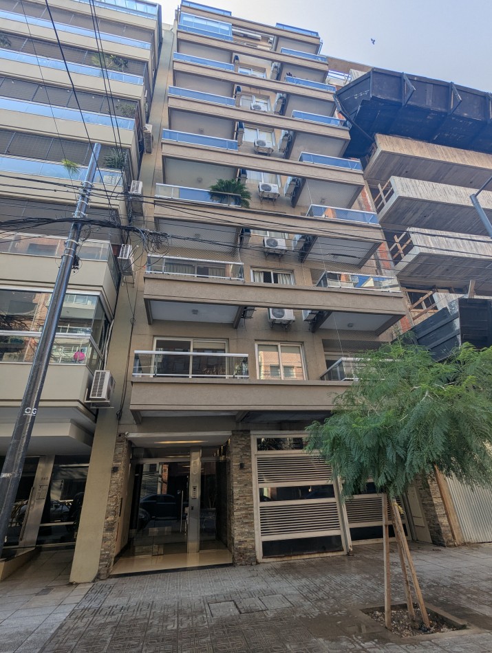 CATEGORIA EN TRES AMBIENTES. LAS CAÑITAS. CON COCHERA