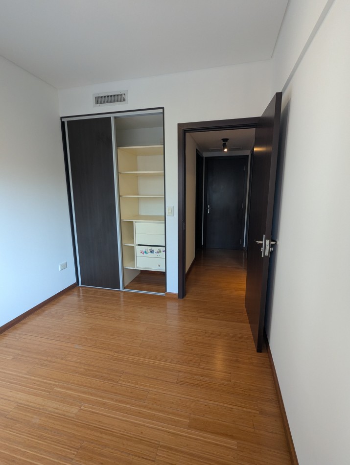 CATEGORIA EN TRES AMBIENTES. LAS CAÑITAS. CON COCHERA