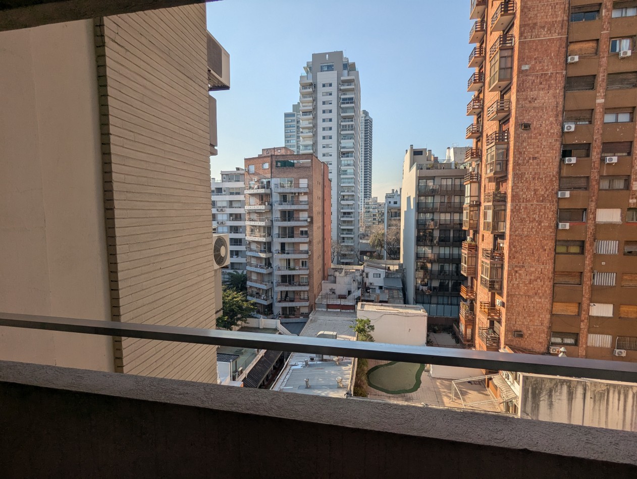 CATEGORIA EN TRES AMBIENTES. LAS CAÑITAS. CON COCHERA