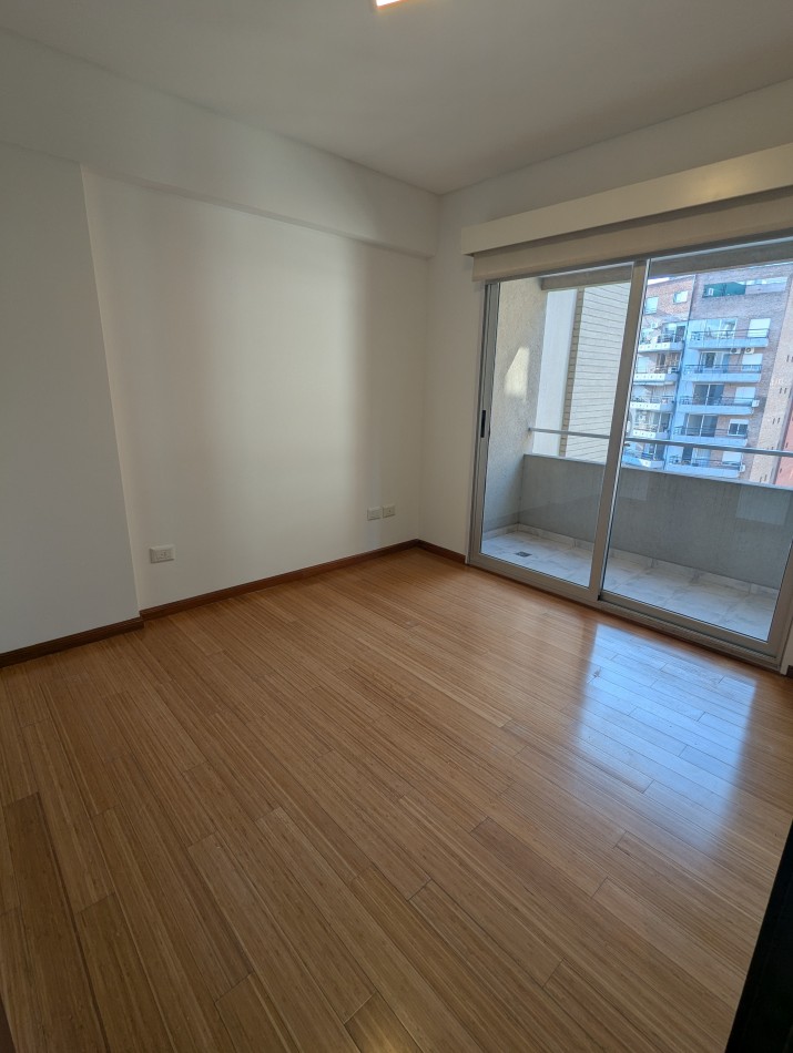 CATEGORIA EN TRES AMBIENTES. LAS CAÑITAS. CON COCHERA