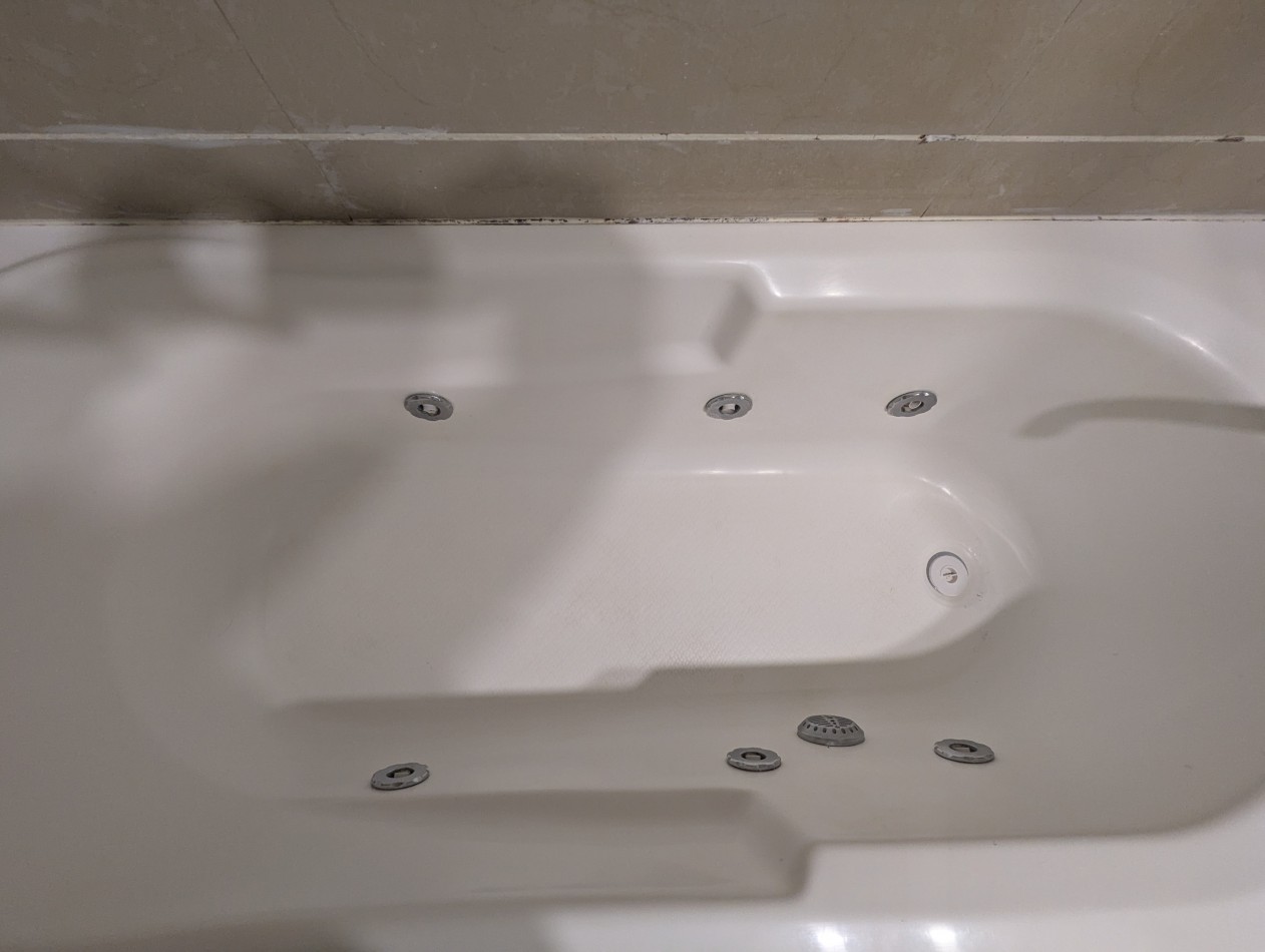 CATEGORIA EN TRES AMBIENTES. LAS CAÑITAS. CON COCHERA