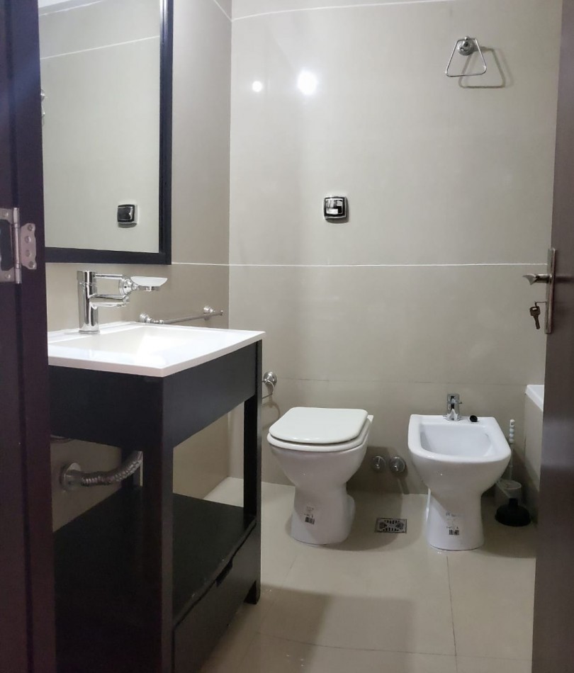 MONOAMBIENTE EN LAS CAÑITAS - CUARTO PISO - CATEGORIA