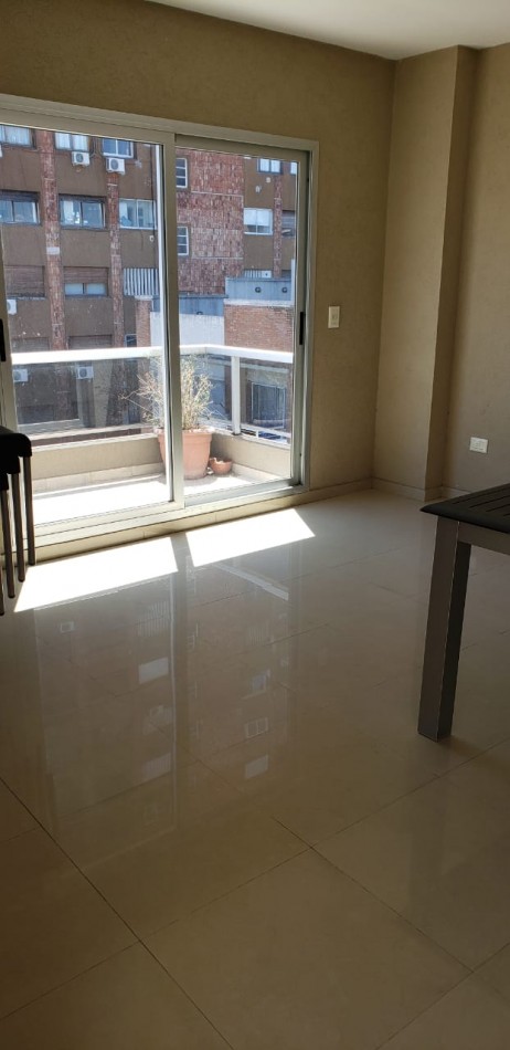 MONOAMBIENTE EN LAS CAÑITAS - CUARTO PISO - CATEGORIA