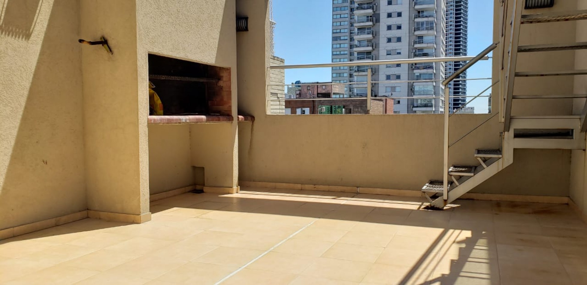 MONOAMBIENTE EN LAS CAÑITAS - CUARTO PISO - CATEGORIA