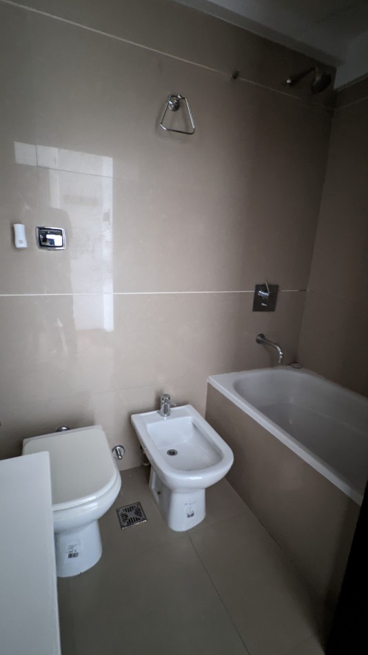 MONOAMBIENTE EN LAS CAÑITAS - CUARTO PISO - CATEGORIA