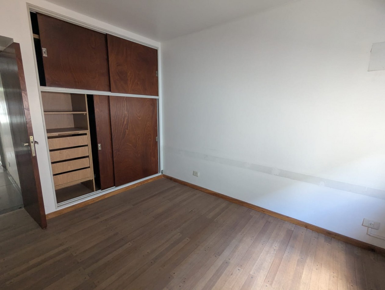 CASA DE CATEGORIA 5 DORMITORIOS