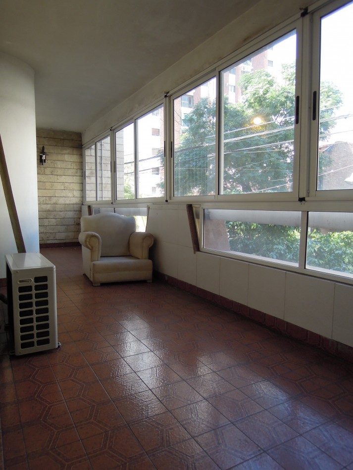 CASA DE CATEGORIA 5 DORMITORIOS