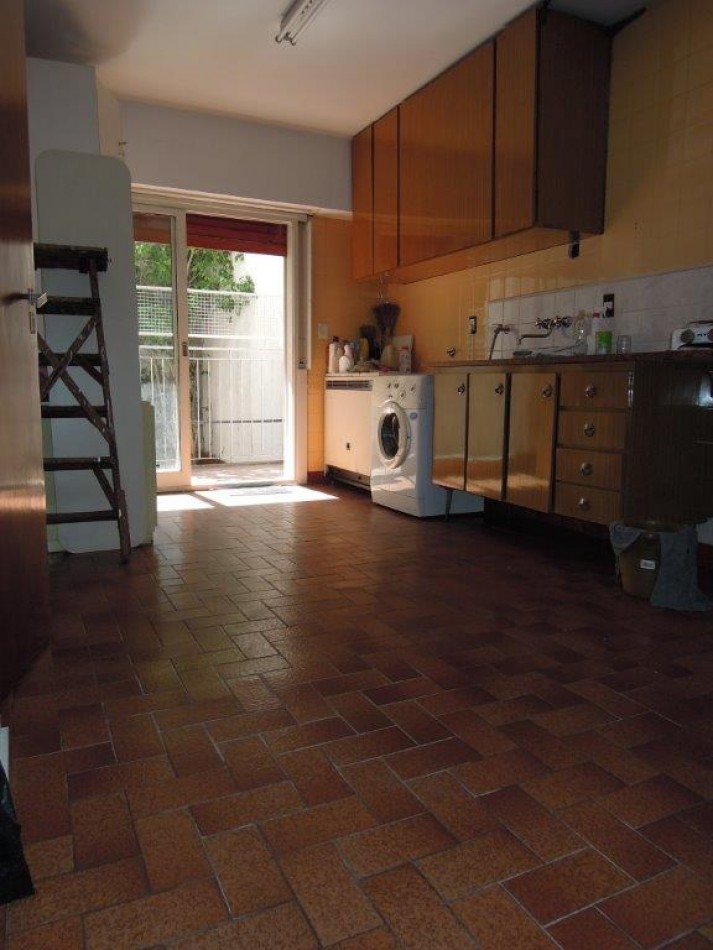 CASA DE CATEGORIA 5 DORMITORIOS