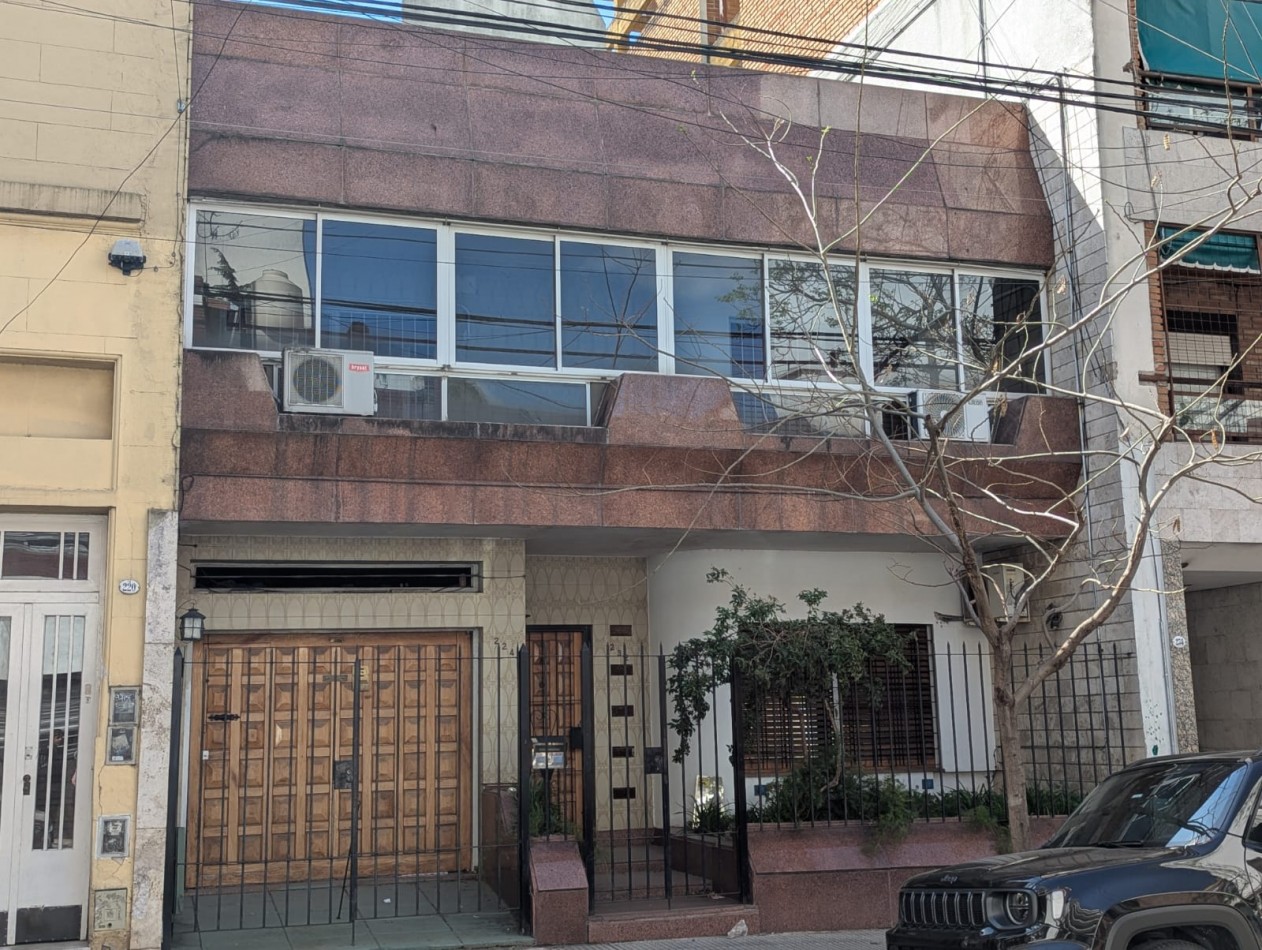 TERRENO EN LA ZONA MAS LINDA DE FLORES - 1200 METROS VENDIBLES