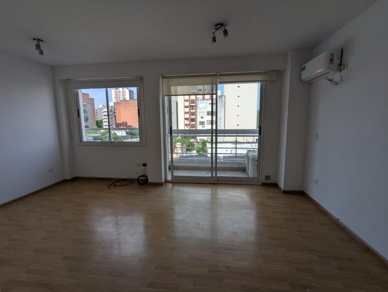 HERMOSO MONOAMBIENTE DIVISIBLE A UNA CUADRA DEL PARQUE CHACABUCO