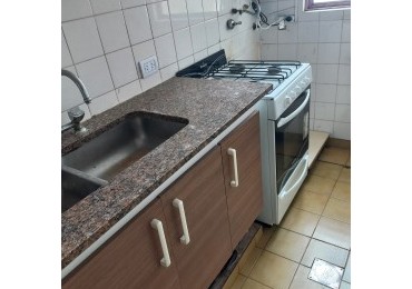 OPORTUNIDAD!!ALQUILER  2 AMB FLORES . LUMINOSO -A 1 CUADRA DE SUBTE A .ZONA COMERCIAL. TODOS LOS MEDIOS DE TRANSPORTE.!!!